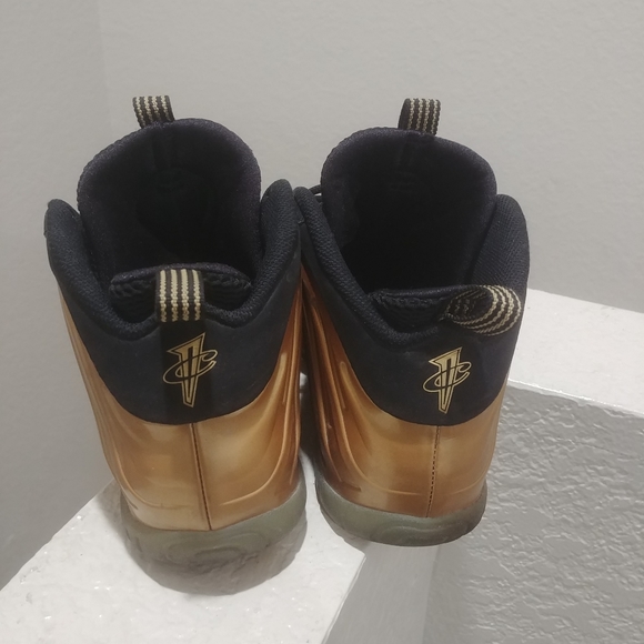 Nike Air Foamposites/ Little Posites' UNC Blue & Metallic Gold - Picture 2 of 9